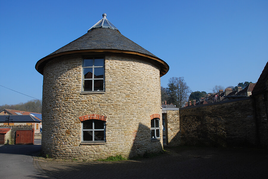 Frome's clothiers and the bell from Sheppard's Mill | Frome Museum